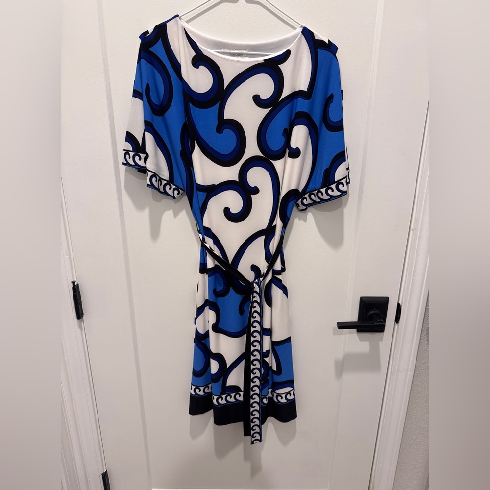 Dress Barn Size 4 Blue and White Swirl Mini Dress EXCELLENT CONDITION - Picture 2 of 10